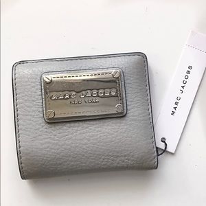MARC JACOBS BRAND NEW BLUSH GRAY WALLET